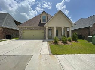 161 Lake Breeze Dr, Baton Rouge, LA 70820