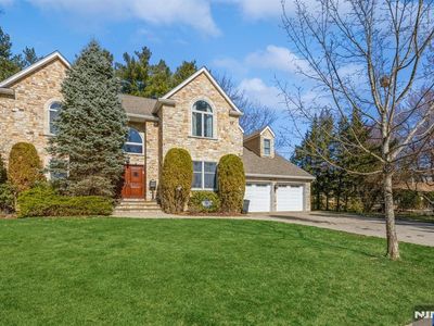49 Arnold Ave, Closter, NJ, 07624