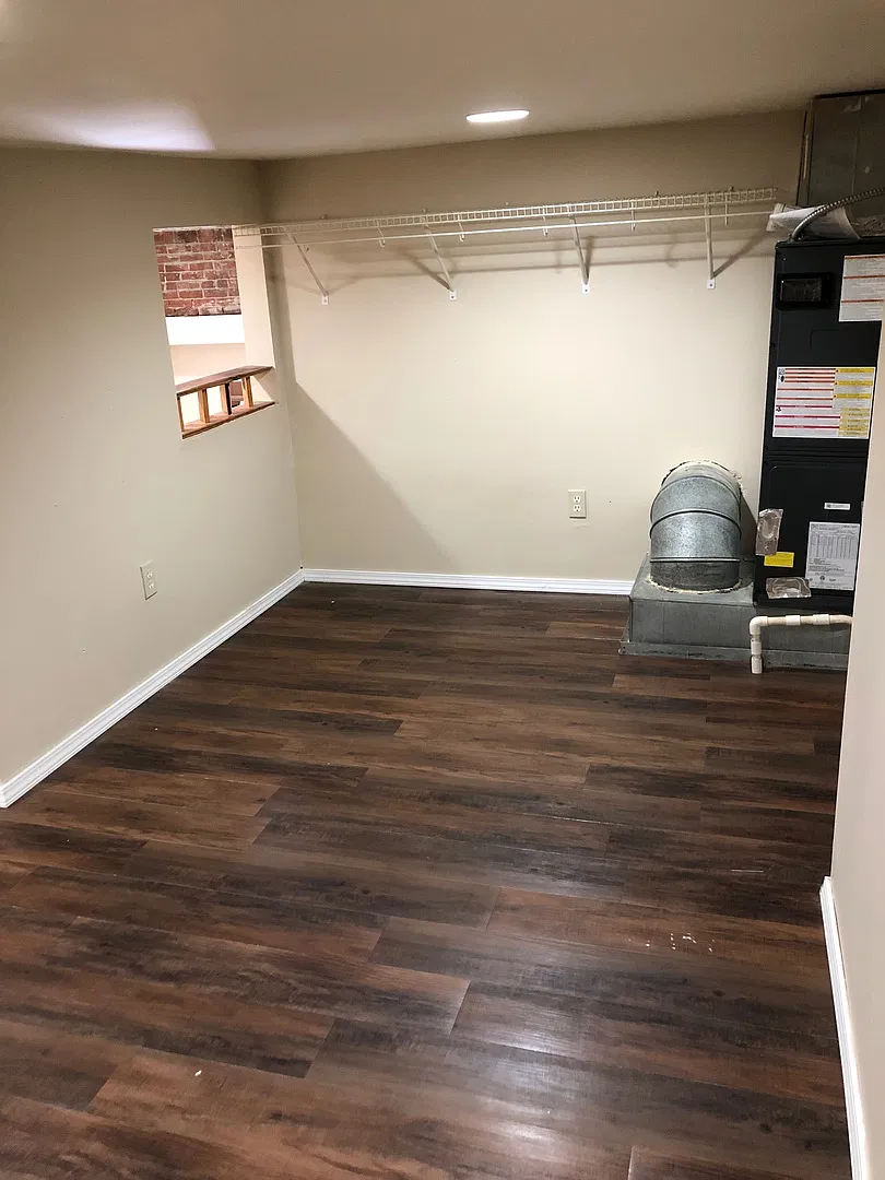 312 W. Walnut St — Photo 4
