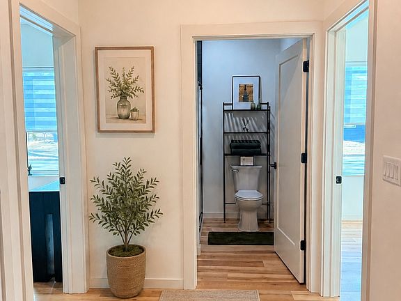 3rd image of 326 Fox Dr
