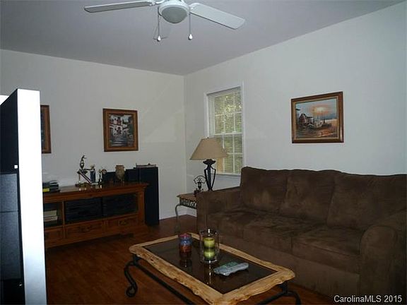 4th image of 8207 Willowlake Ct