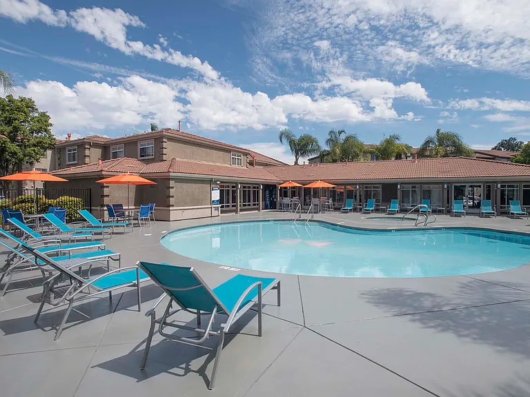 Bella Vista Apartments — Photo 15