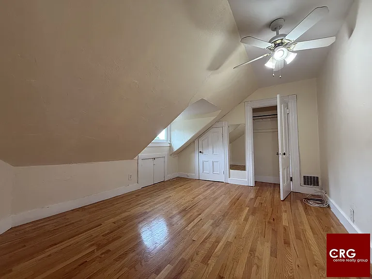 2 Summit Ave #U3 — Photo 2