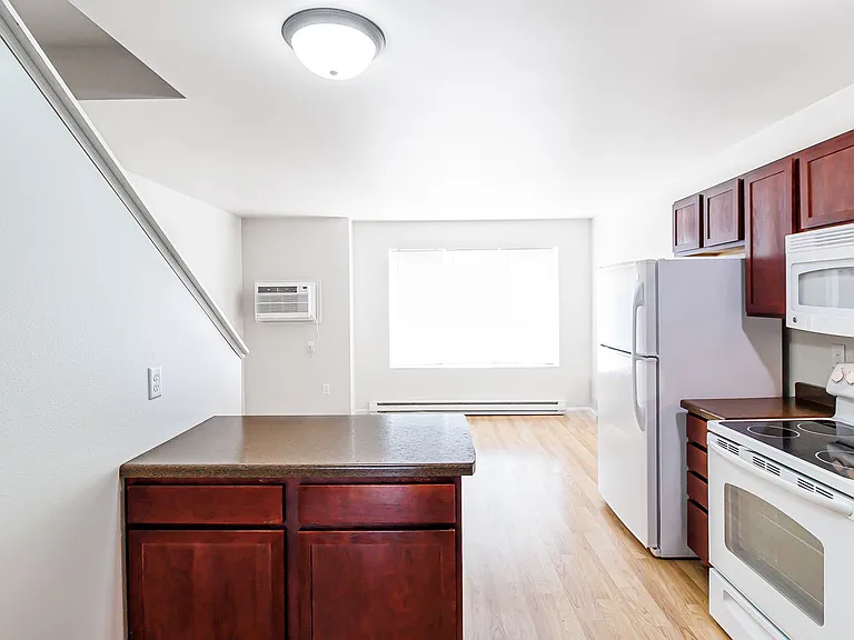1017 & 1021 16th St N #1122 — Photo 4