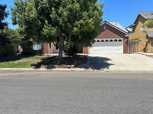 2418 E Portland Ave Photo 1