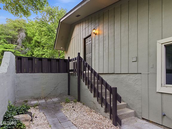 5th image of 1900 Ridgecrest Dr APT 304