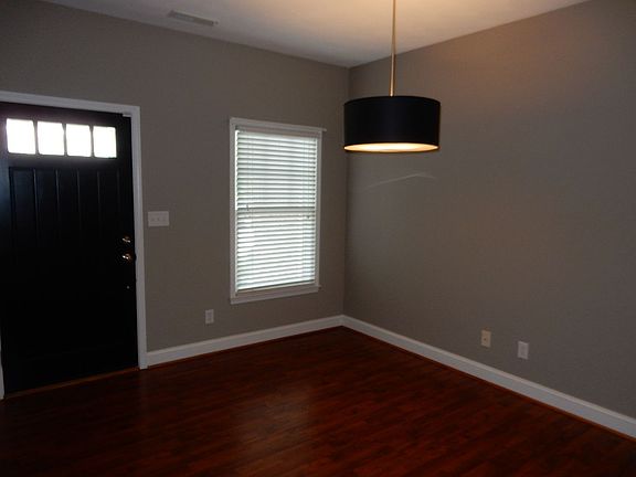 4th image of 634 Janette Ave SW