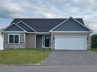 3402 Tall Tree Ln, Baldwinsville, NY