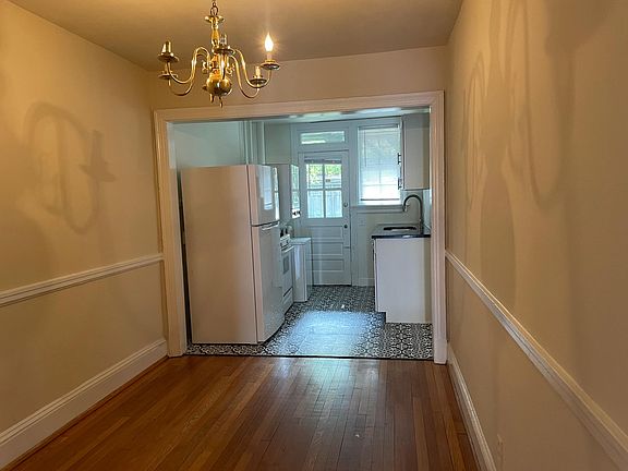 3rd image of 3513 Park Ave APT 1
