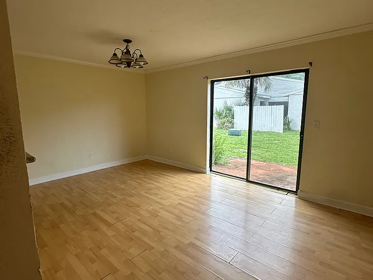 420 Arnold Dr — Photo 3