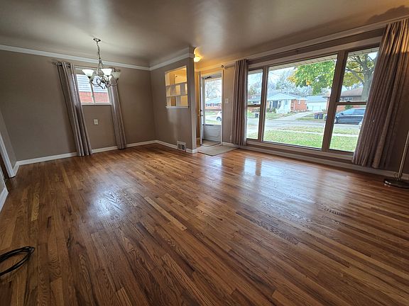 3rd image of 1371 Broadacre Ave