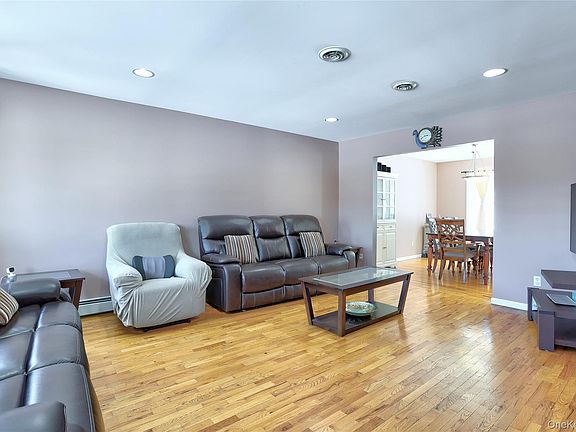 5th image of 27 Red Schoolhouse Road