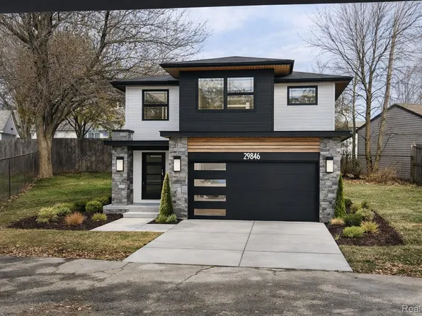 16641 Stephens Dr, Eastpointe, MI 48021