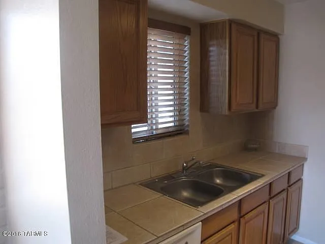 6533 E Calle La Paz #D — Photo 6