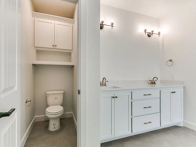 1901 Hollow Crest Ct — Photo 37