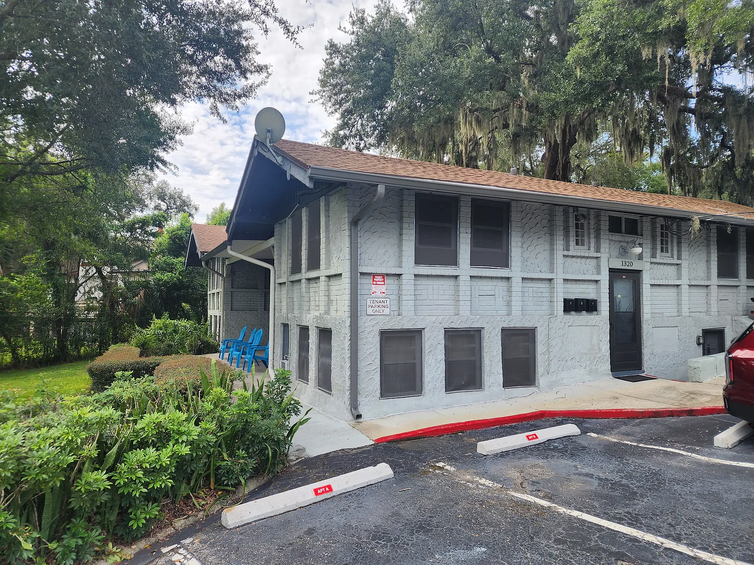 1 bed, 900 sqft, $1,300 — Photo 1