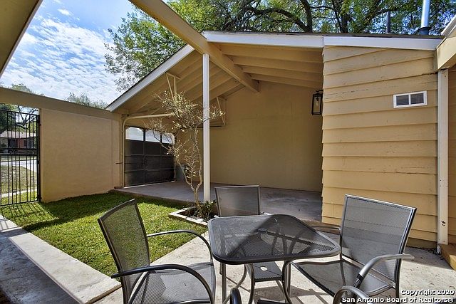 1st image of 8327 White Oak
