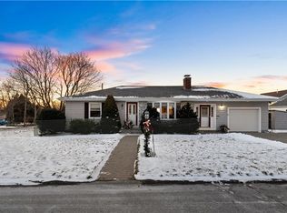 29 Robert St, Tiverton, RI 02878