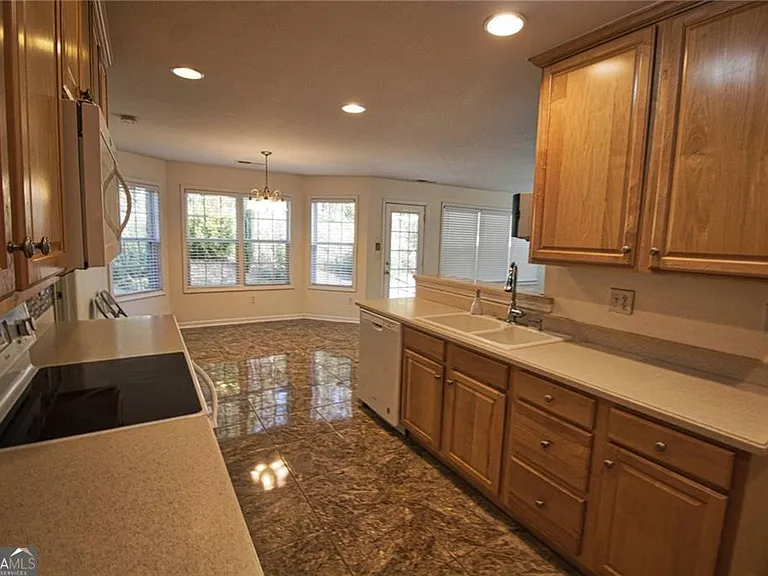1531 Park Knoll Trl — Photo 8