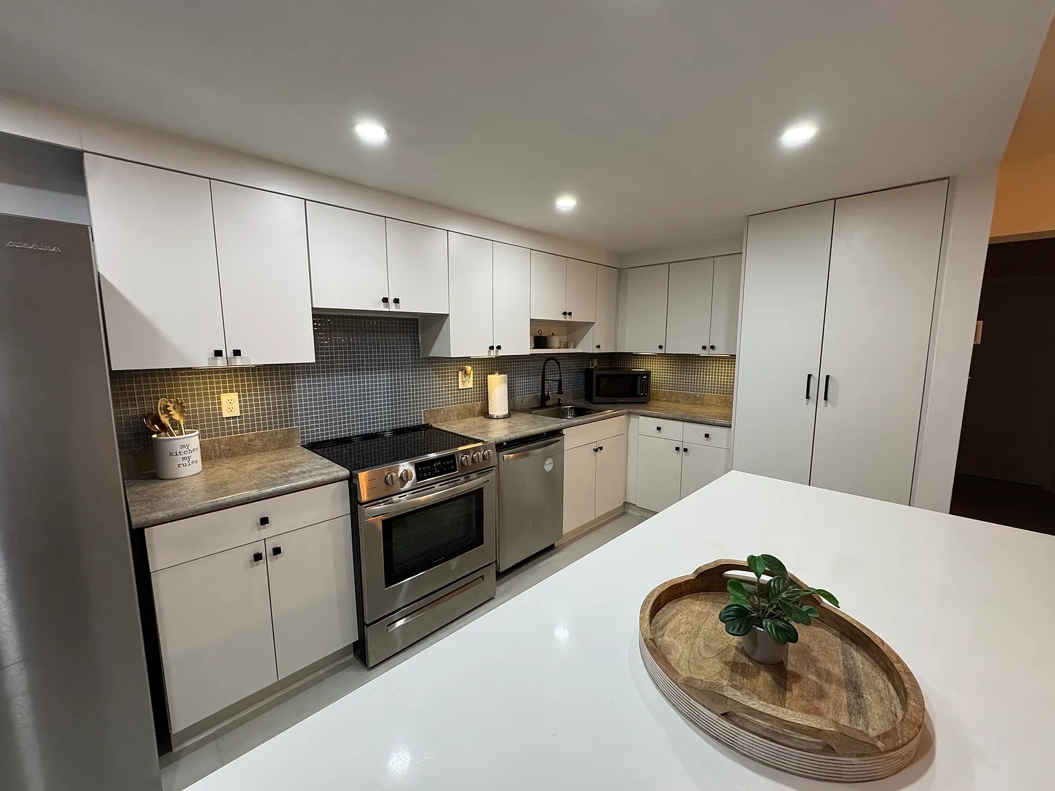3 bed, 1471 sqft, $3,400 — Photo 4