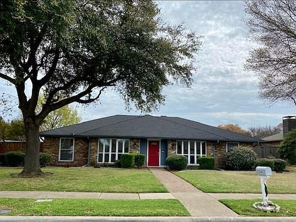3rd image of 2224 Parkhaven Dr