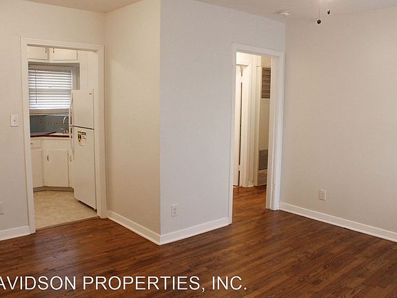 4th image of 2825 W Woodlawn Ave #10894870