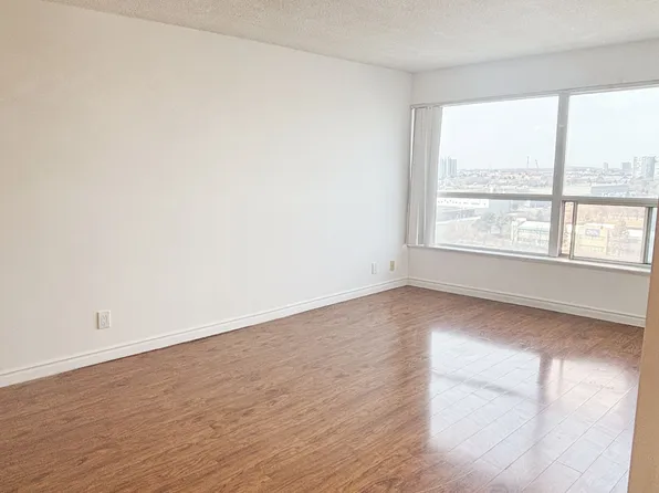 36 Lee Centre Dr, Toronto, ON