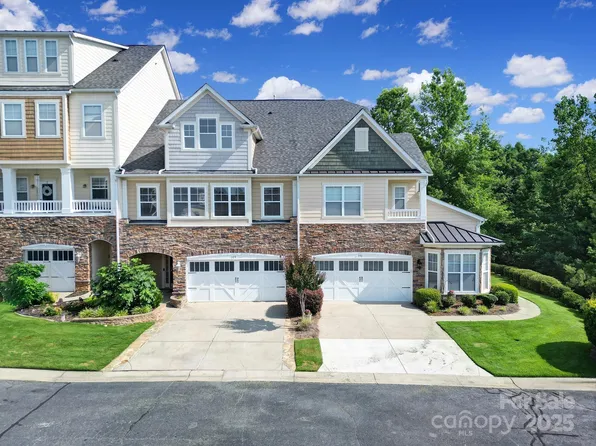 329 Wave Crest Dr, Tega Cay, SC 29708