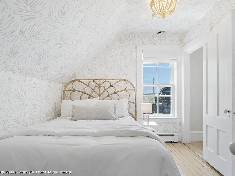 82 Center St — Photo 18