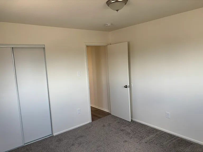 645 Voiles Pl #1 — Photo 16