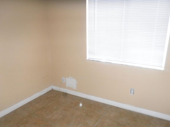 3rd image of 4439 Country Hills Blvd