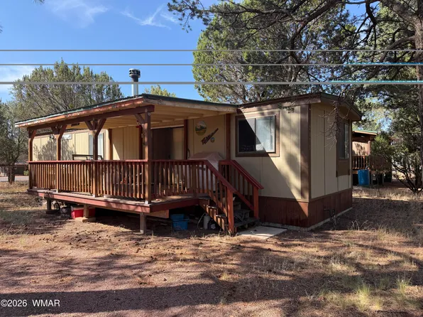 2075 Pinewood Dr, Overgaard, AZ 85933