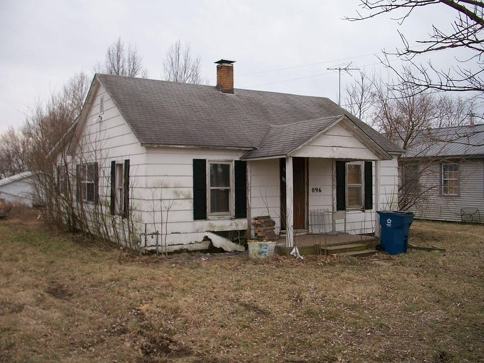 2nd image of 96 N Front St