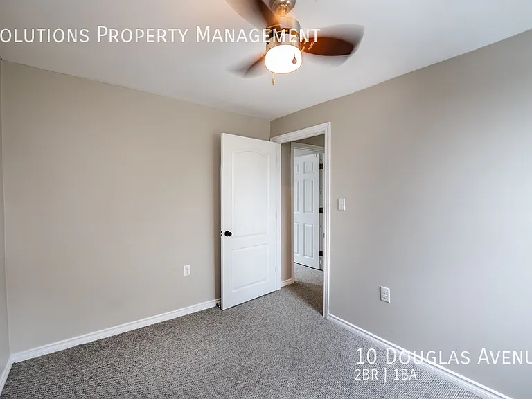 10 Douglas Ave — Photo 17