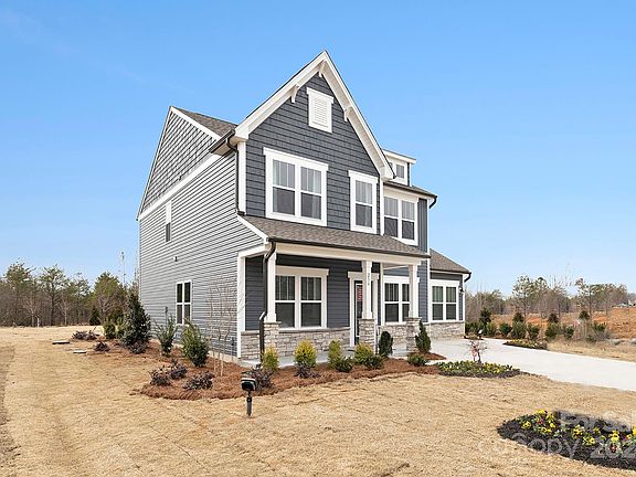 3rd image of 236 Wheatfield Dr #106