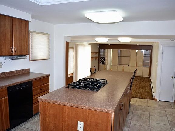 3rd image of 298 Red Oak Dr