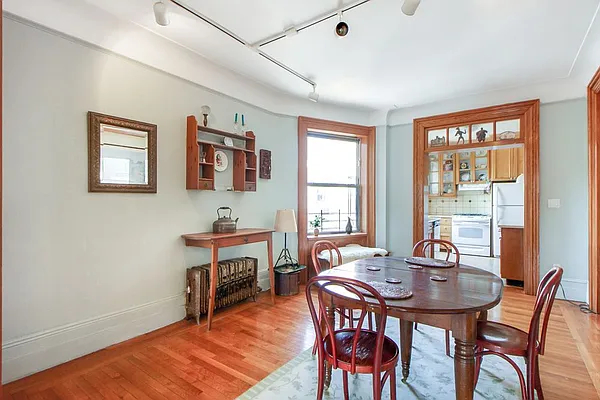 Sold by LG Fairmont Group | media 2