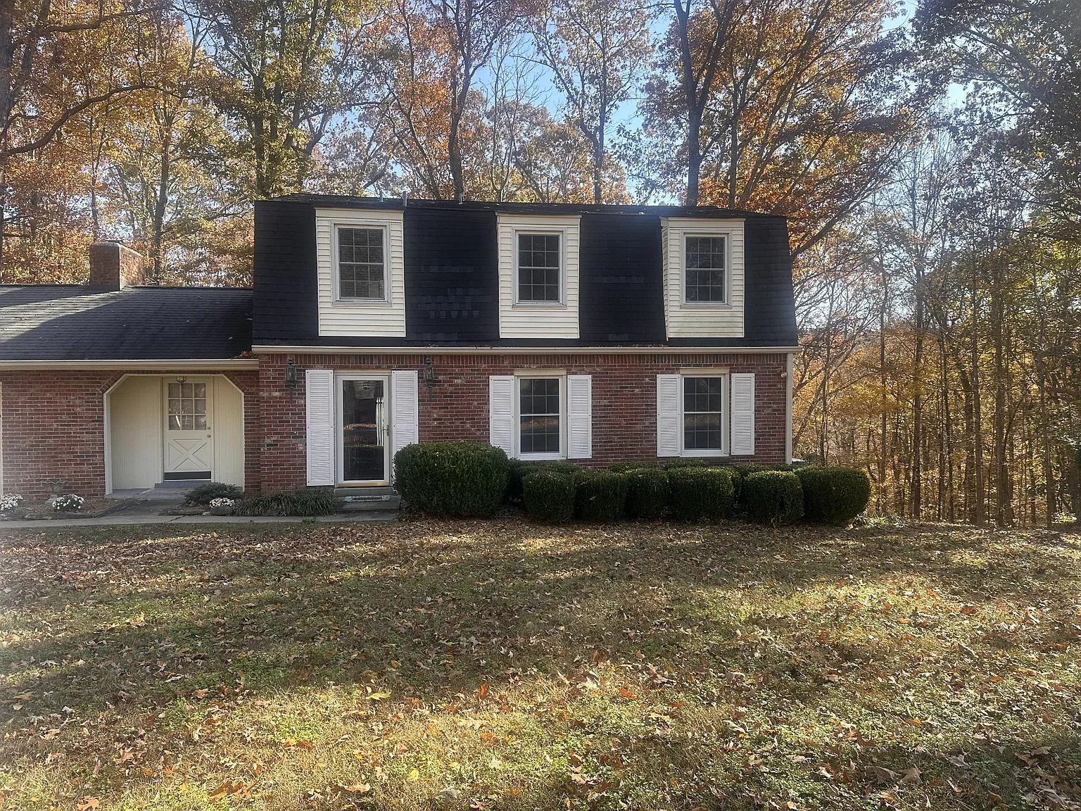 3 bed, 2.5 bath, 2010 sqft, $2,200 — Photo 3