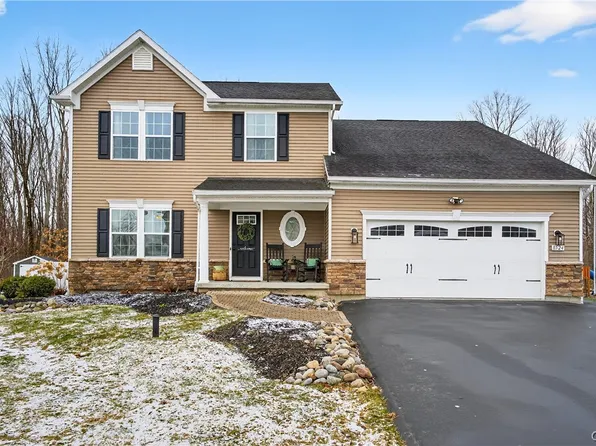 8524 McNamara Dr, Clay, NY 13041