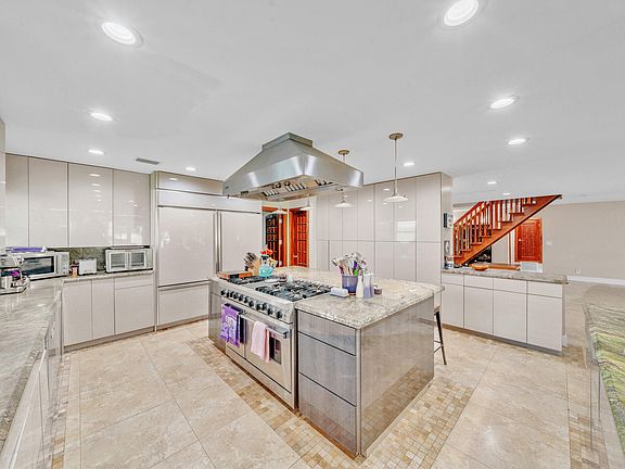 5th image of 5844 Pinebrook Drive