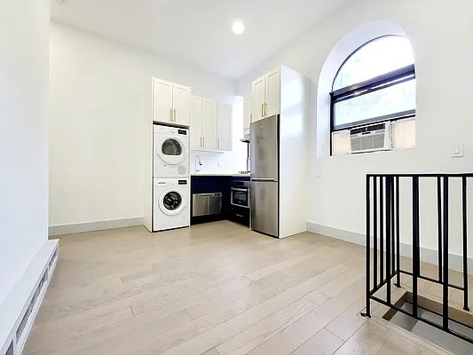 Rented by Kleier Residential | media 3