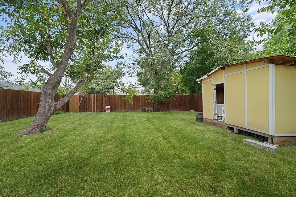 4 bed, 1330 sqft, $2,300 — Photo 4
