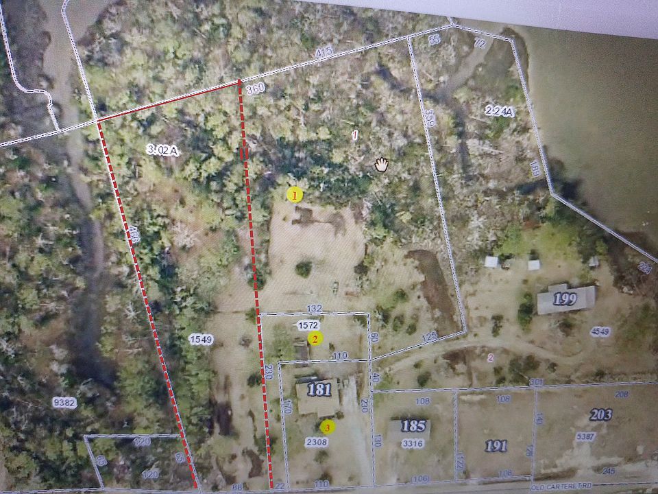 1.4 acre in red outline