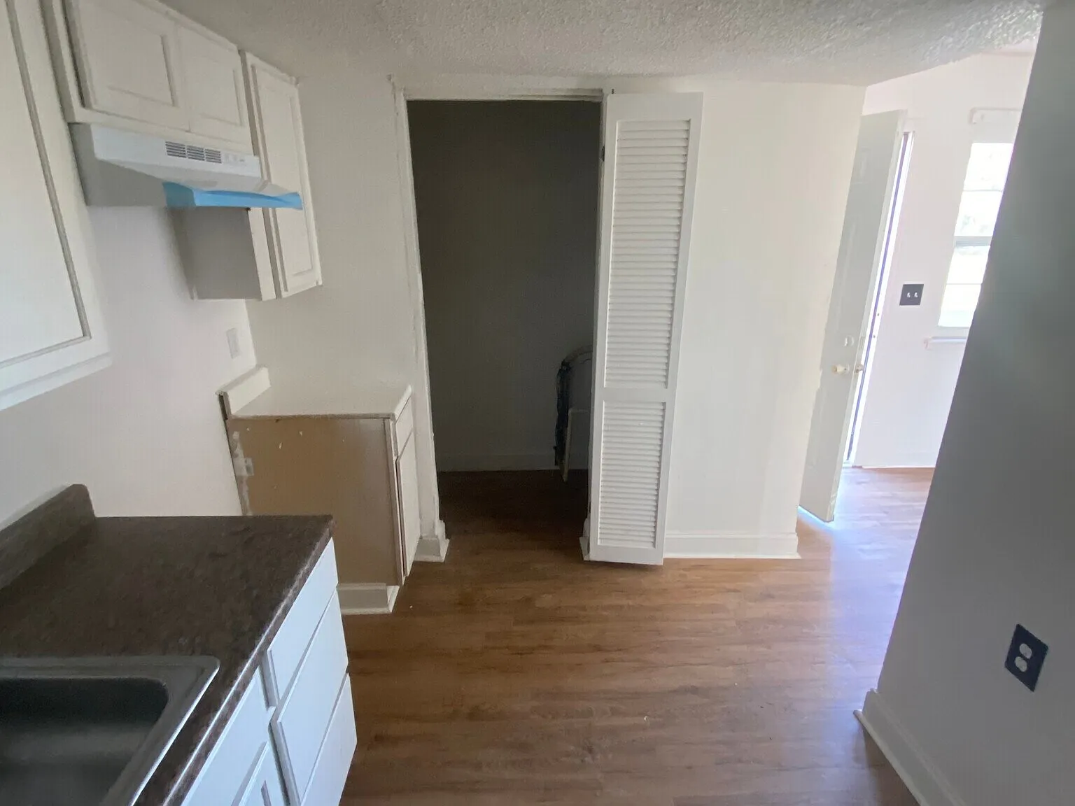 Interstate Apartments — Photo 1