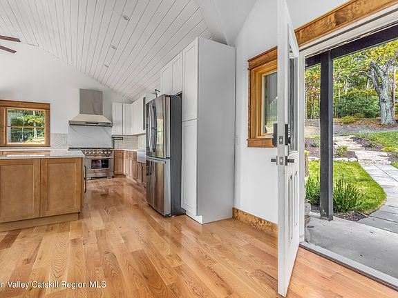 3rd image of 37 Mountainview Road