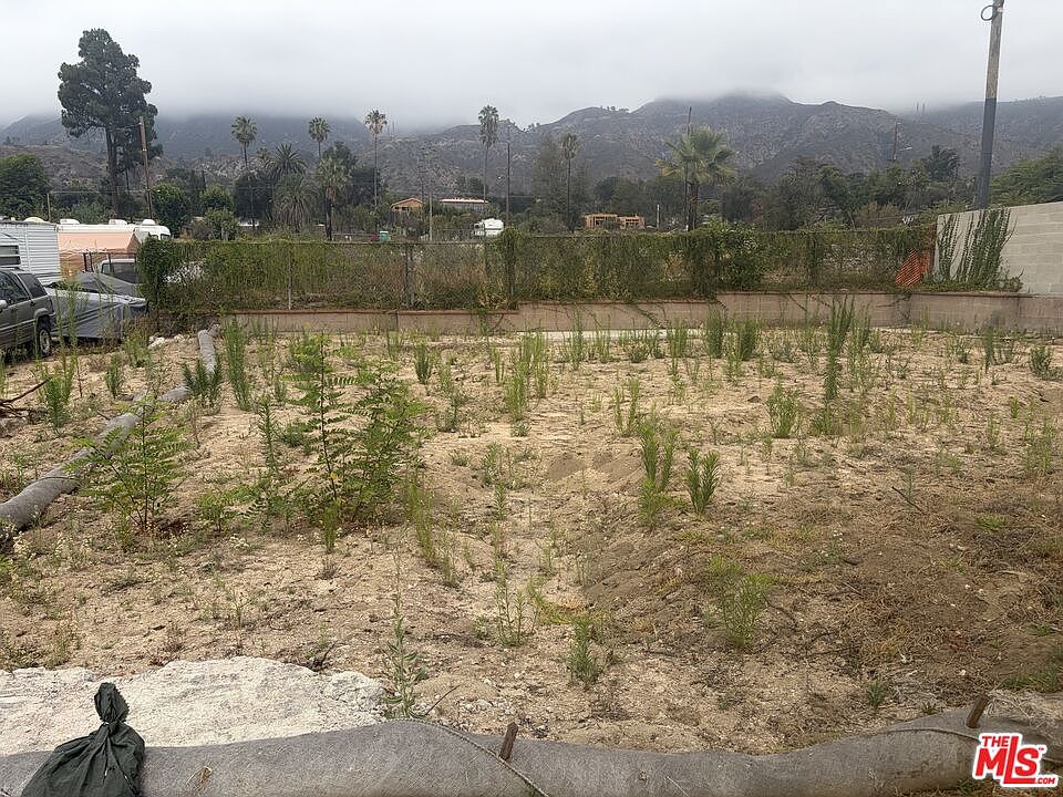 2nd image of 255 W Poppyfields Dr