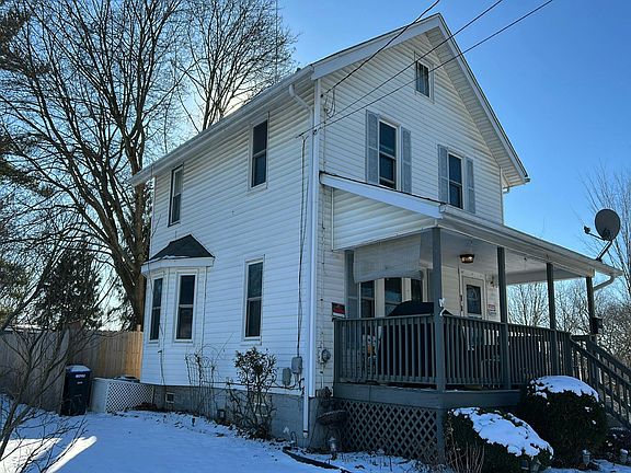 3rd image of 1004 Chester Ave
