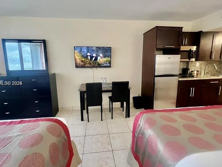 19201 Collins Ave #942 — Photo 6