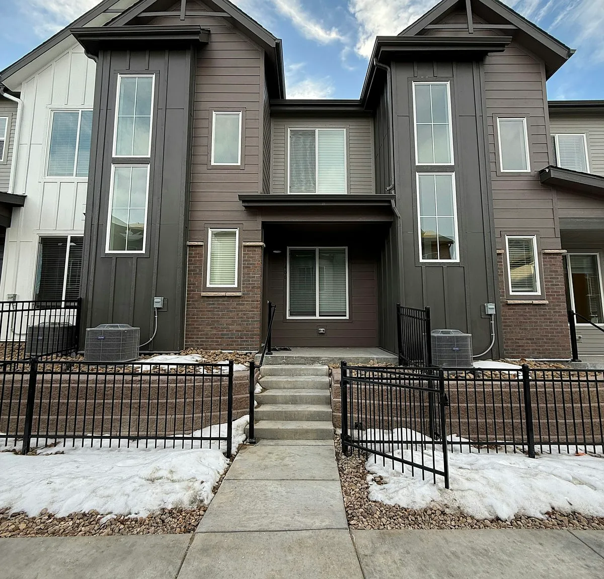 466 Millwall Circle — Photo 1