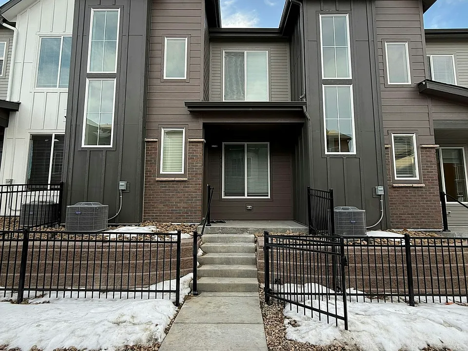 466 Millwall Cir